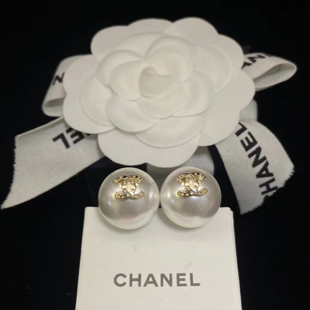 CHANE1 ダブル C パール スタッド ピアス【50％割引+送料無料】