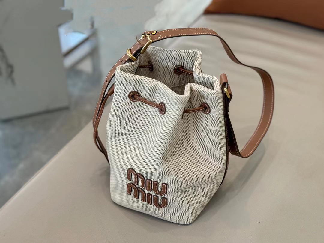 M1UM1U バケットバッグ【50％割引+送料無料】