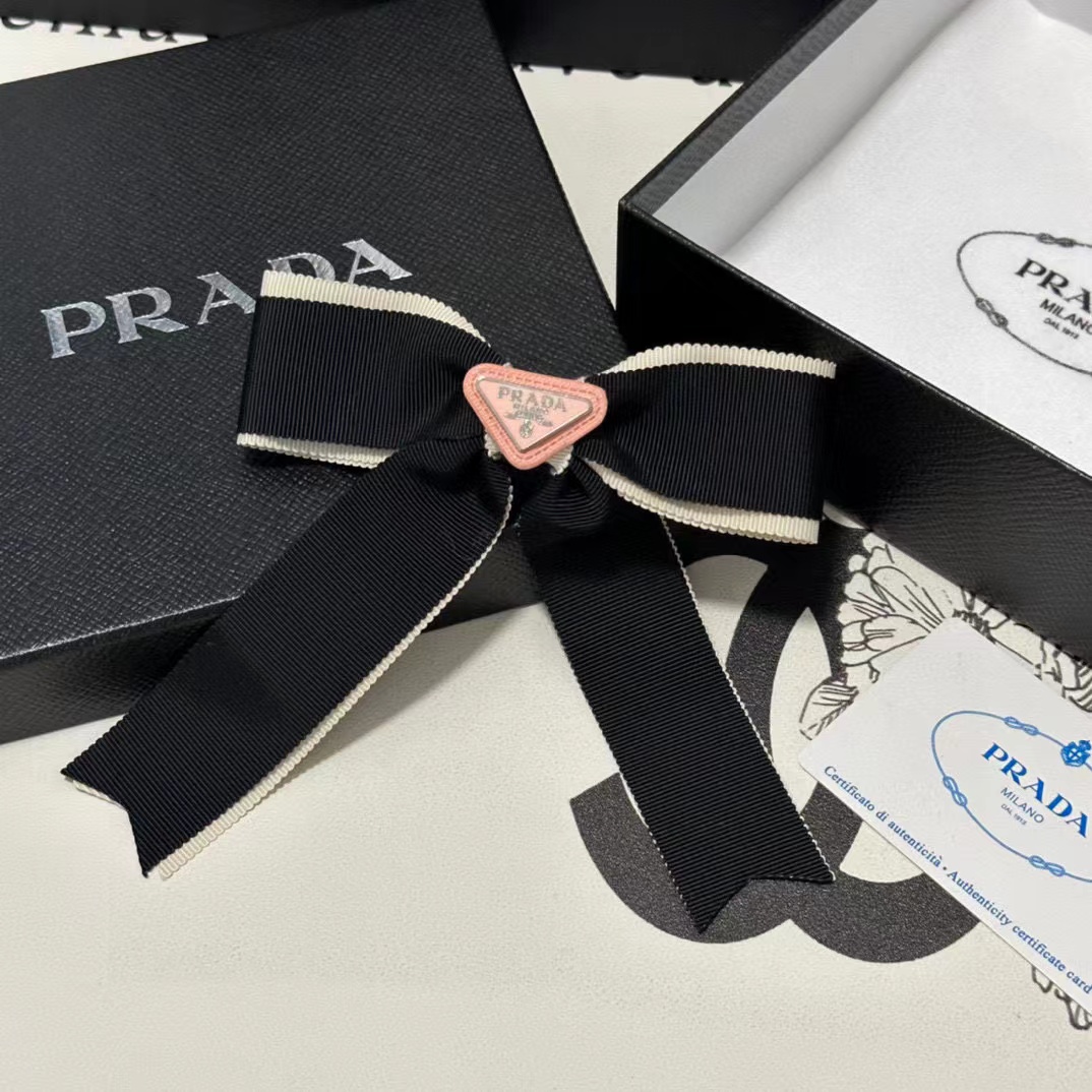 PR4DA トライアングルロゴ ヘアクリップ【50％割引+送料無料】