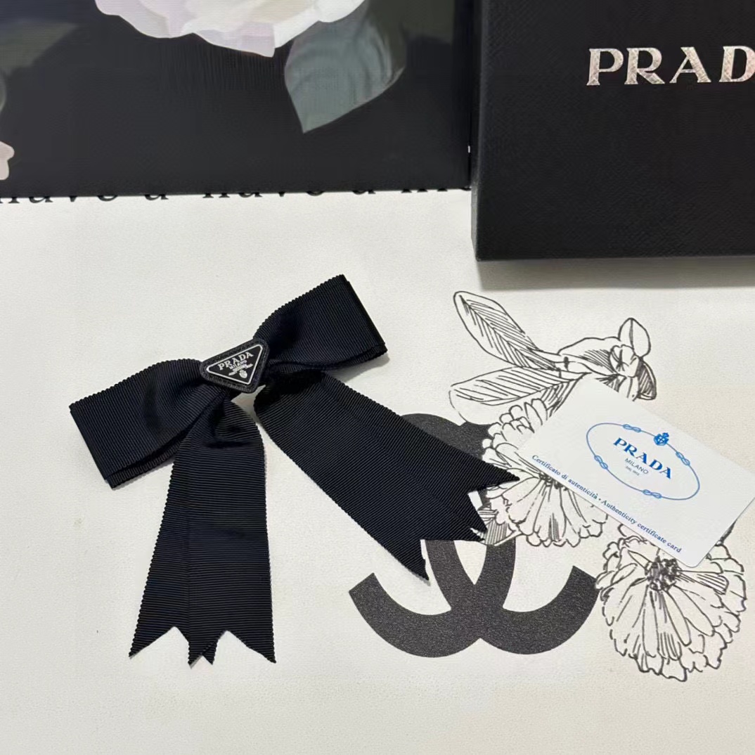 PR4DA トライアングルロゴ ヘアクリップ【50％割引+送料無料】