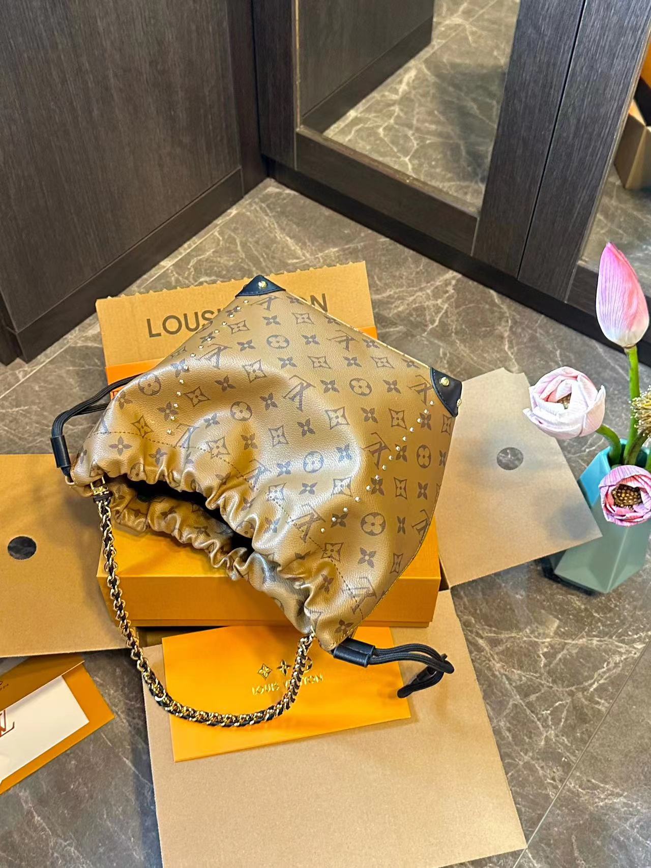 LV チェーンバケットバッグ【50％割引+送料無料】