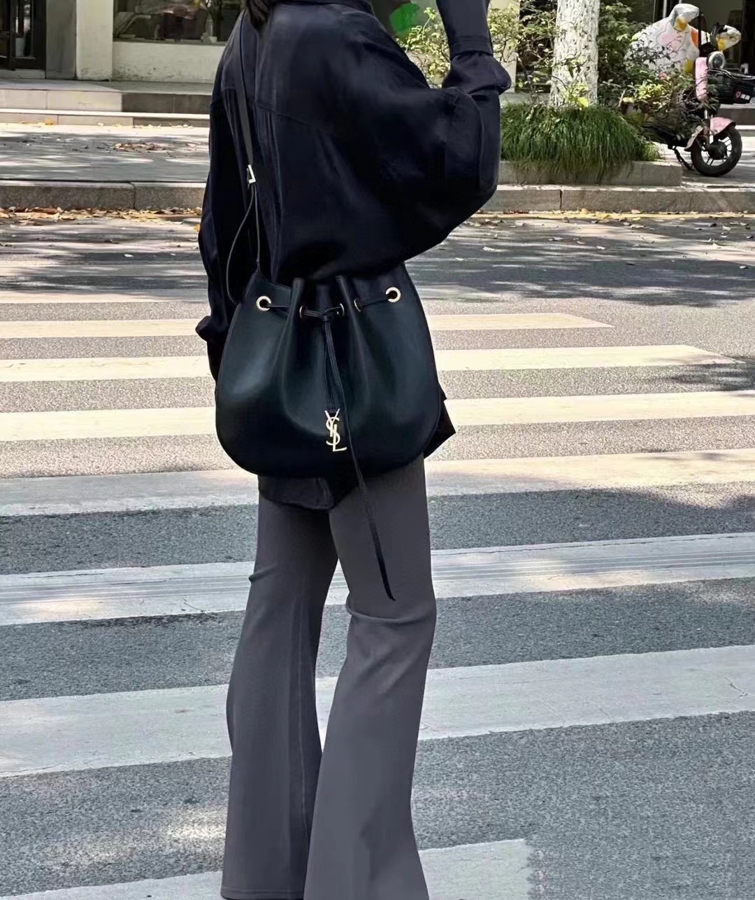 YSL 牛革ショルダーバッグ【50％割引+送料無料】