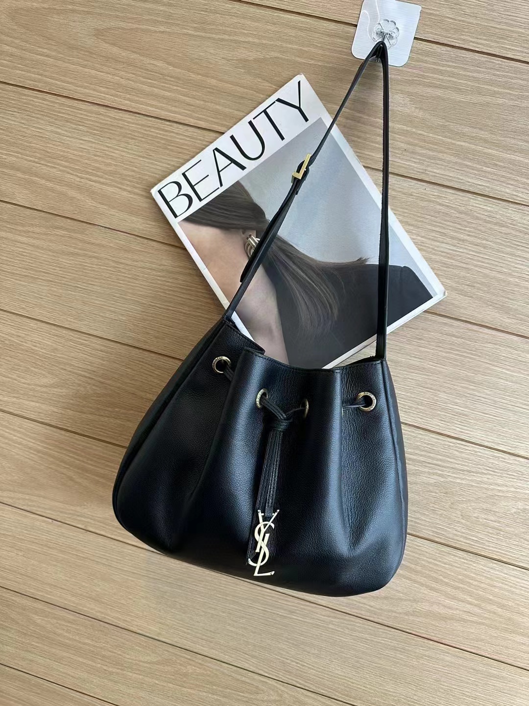 YSL 牛革ショルダーバッグ【50％割引+送料無料】