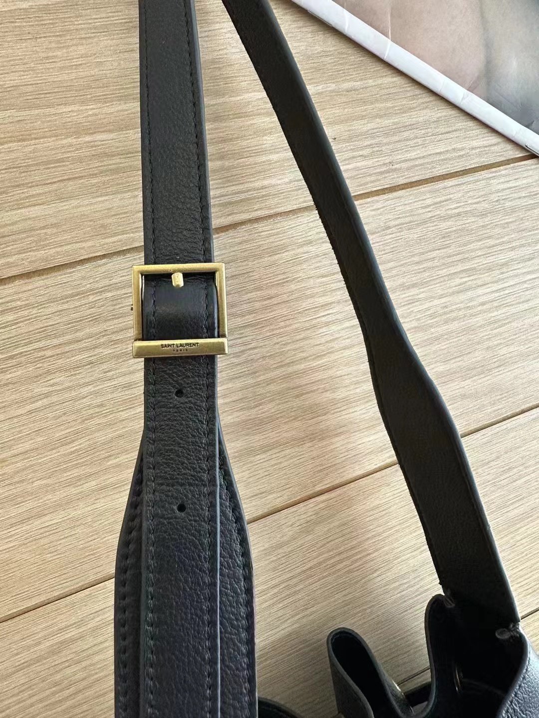 YSL 牛革ショルダーバッグ【50％割引+送料無料】