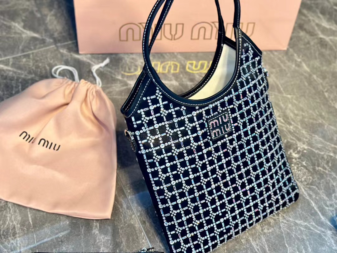 M1UM1U ラインストーン ハンドバッグ【50％割引+送料無料】