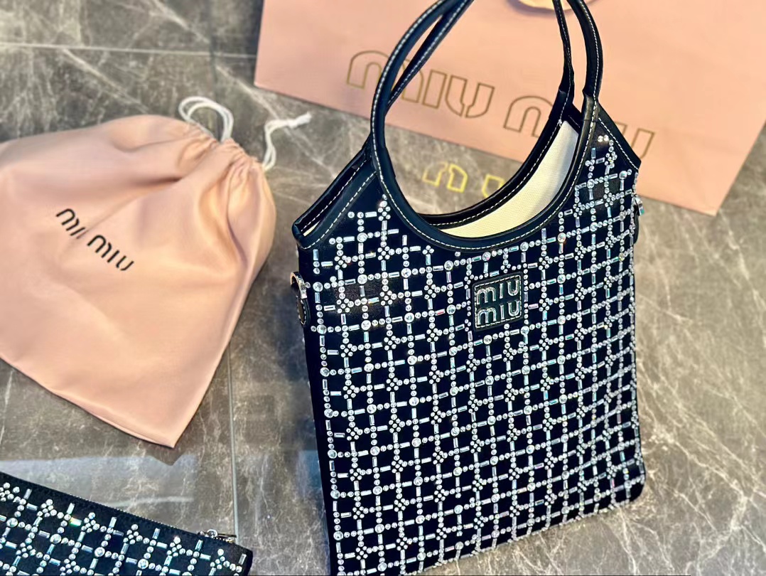 M1UM1U ラインストーン ハンドバッグ【50％割引+送料無料】