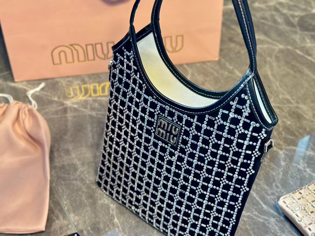 M1UM1U ラインストーン ハンドバッグ【50％割引+送料無料】