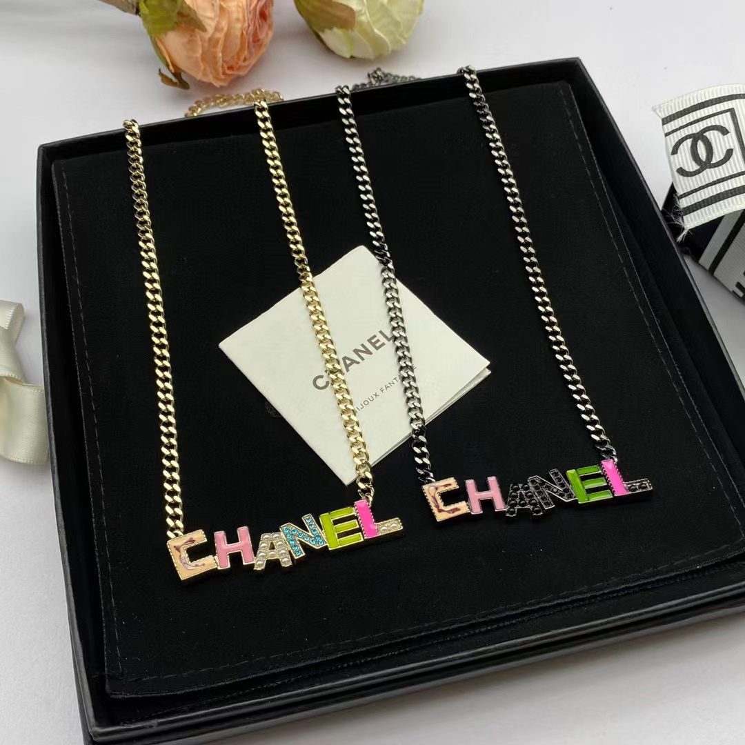 CHANE1 カラフルレターネックレス【50％割引+送料無料】