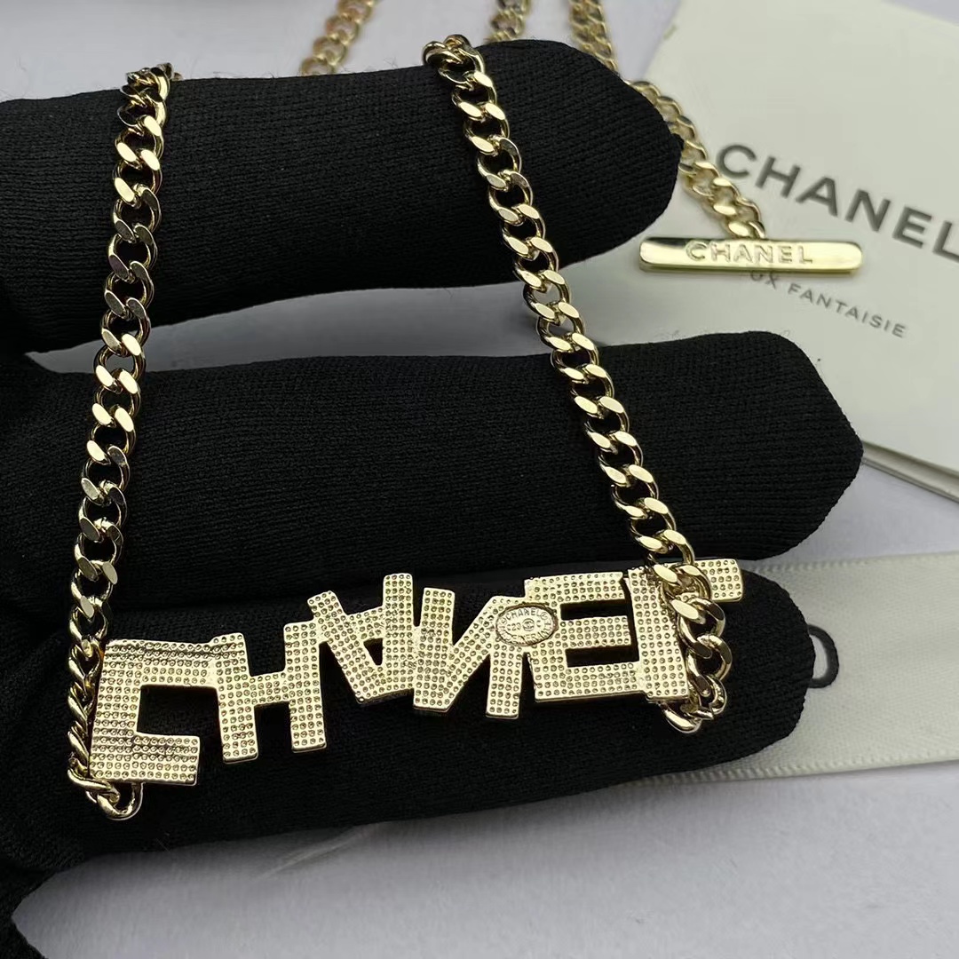 CHANE1 カラフルレターネックレス【50％割引+送料無料】