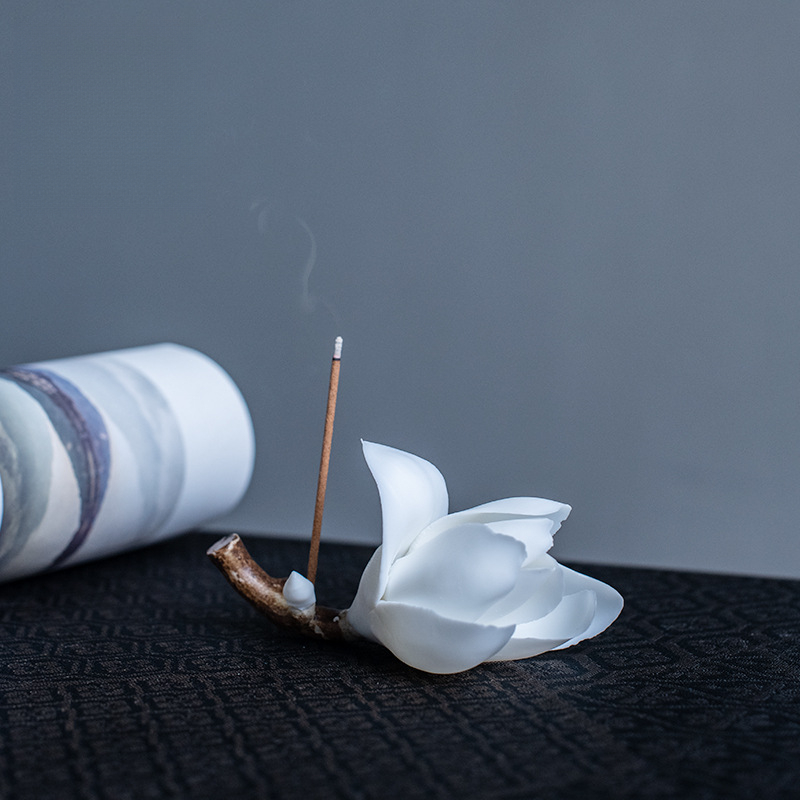 手捏陶瓷玉蘭花香插