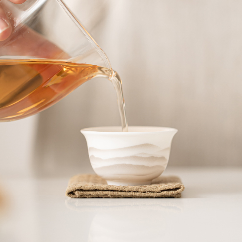 羊脂玉水墨遠山品茗杯
