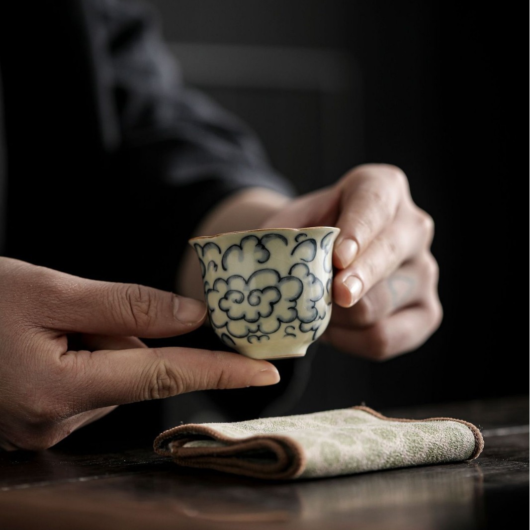 汝窯祥雲花口杯