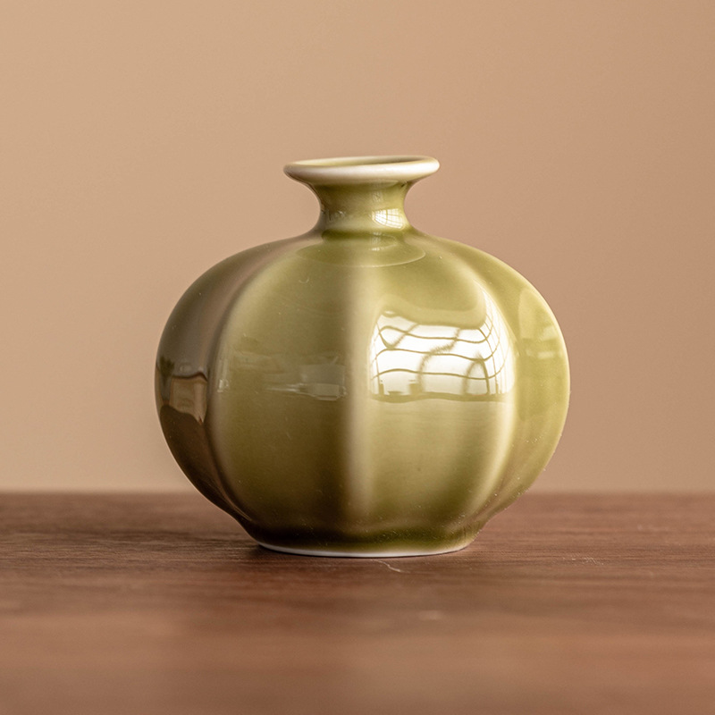 青瓷茶末綠燈籠小花瓶