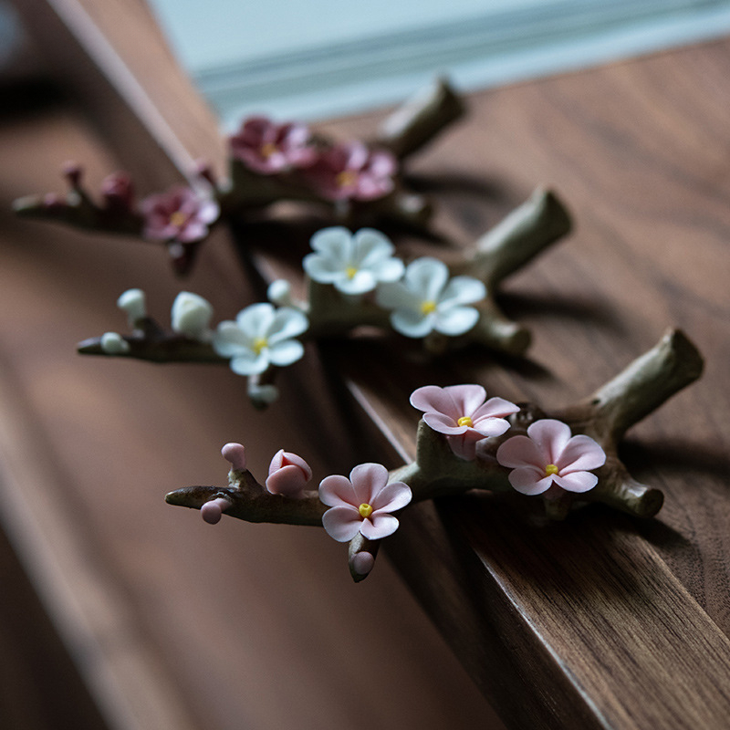 手捏陶瓷梅花小擺件 純手工瓷花筆擱 茶道茶寵小香插擱雅玩小物件