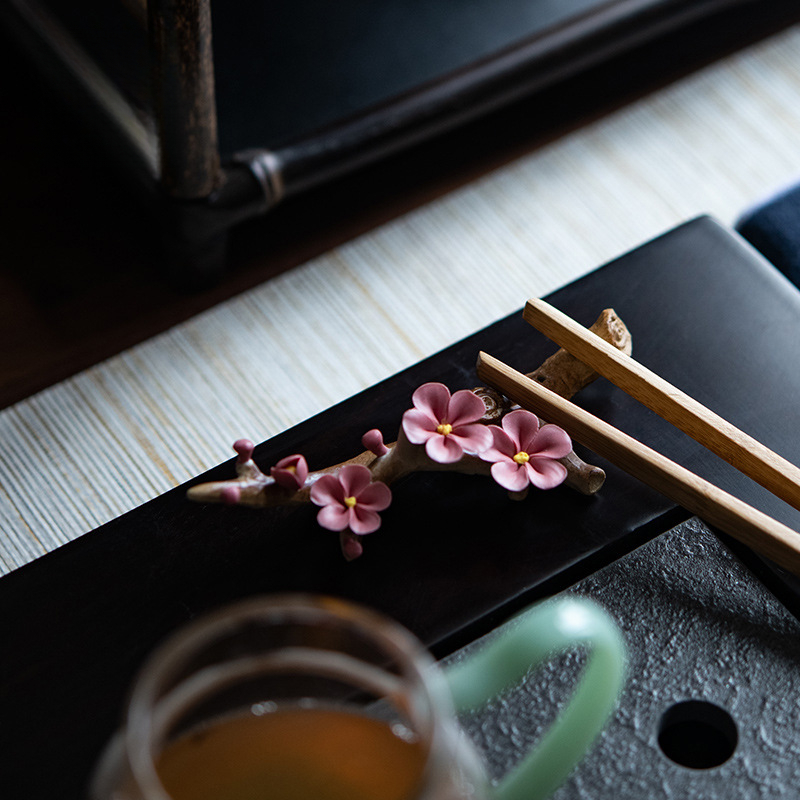 手捏陶瓷梅花小擺件 純手工瓷花筆擱 茶道茶寵小香插擱雅玩小物件