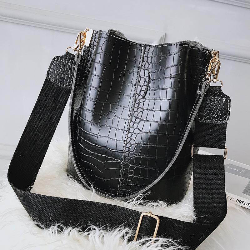 Crocodile pattern single shoulder bucket bag large capacity broadband messenger bag mySite