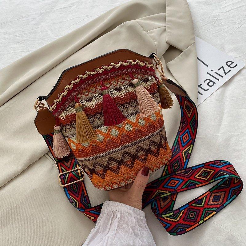 Ladies ethnic style personality one-shoulder messenger bag tassel bucket bag mySite