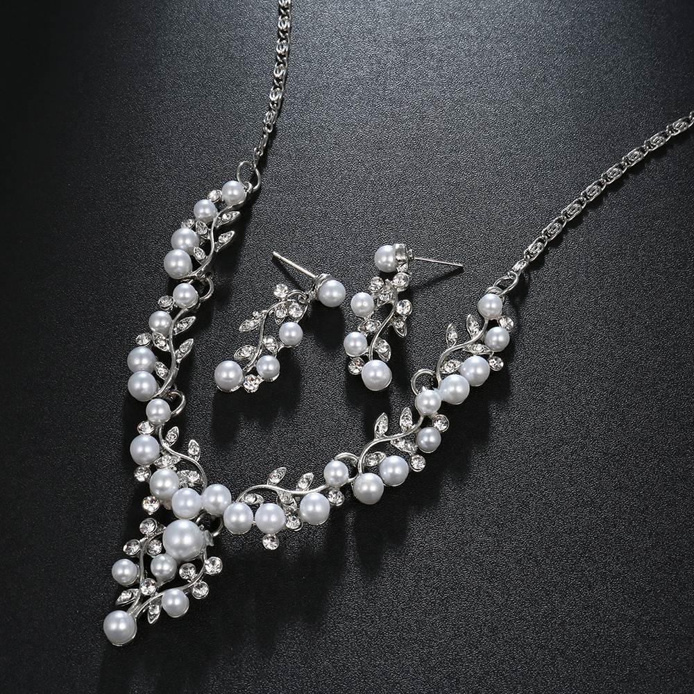 Vintage Simulated Pearl Jewelry Sets for Women 2020 Fashion Flower Statement Necklace and Earring Set Wedding Party Accessories/mask