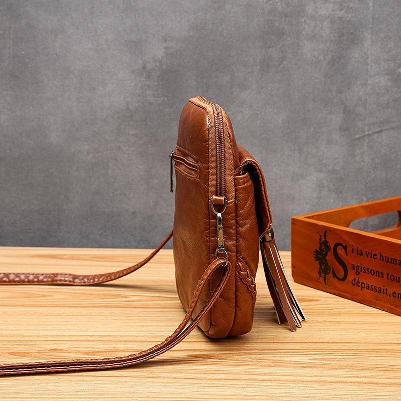 Women's Retro Leather Large Capacity Zip-up Waterproof Crossbody Bag mySite