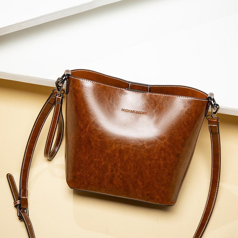 A vintage cross-body, one-shoulder handbag mySite