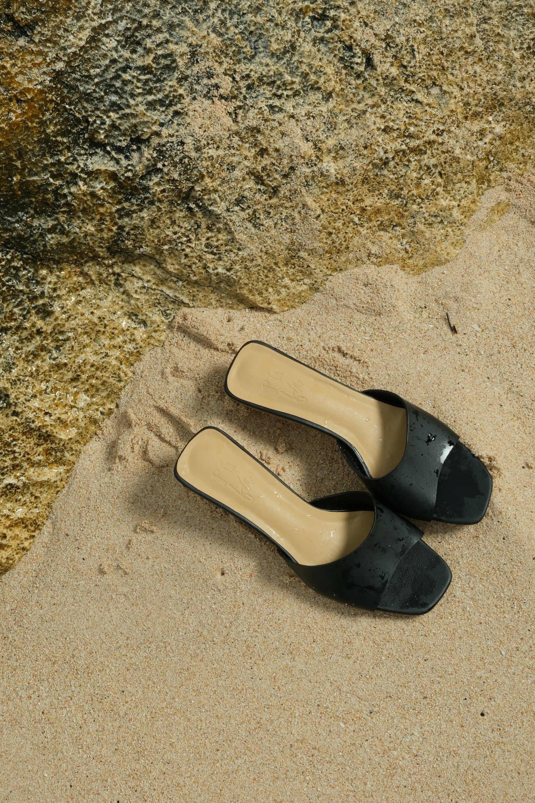 Bisou Geometric Block Heel Sandals-Black-The Black Bow-