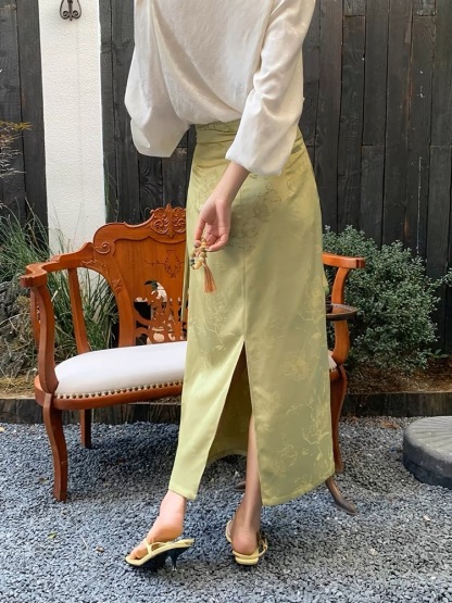 Zhou Guang Oriental Back Slit Skirt-The Black Bow-
