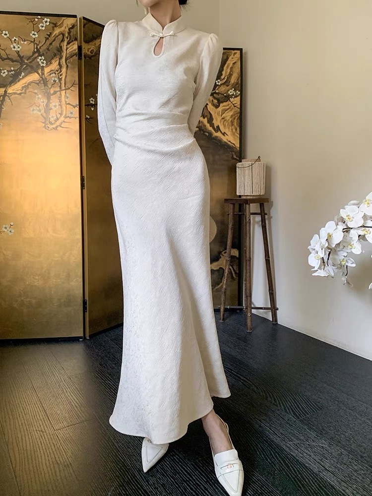 Zhou Wen Trumpet Sleeve Cheongsam-The Black Bow-