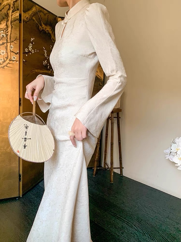 Zhou Wen Trumpet Sleeve Cheongsam-The Black Bow-