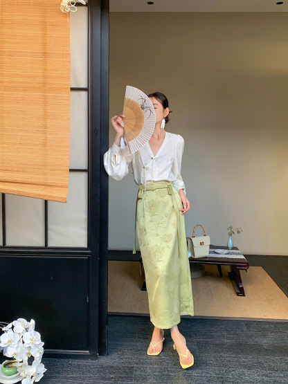 Zhou Guang Oriental Back Slit Skirt-The Black Bow-