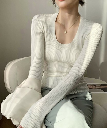 Kammy Long Sleeve Scoop Neck Ribbed Top-The Black Bow-