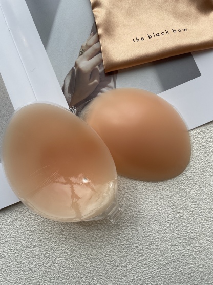 Hassle-Free Natural Look Seamless Silicone Nude Bra-The Black Bow-