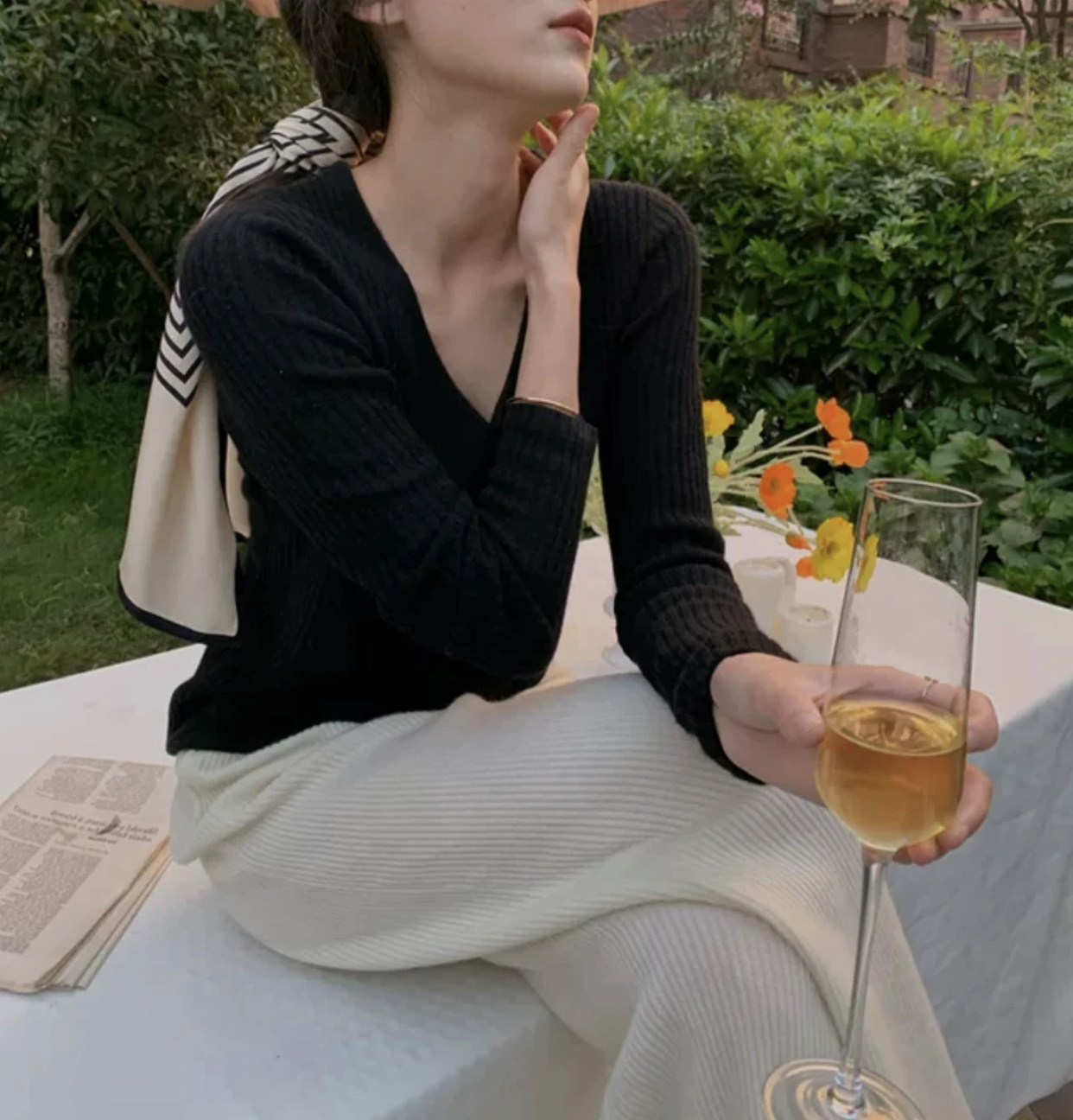 Juliana Curved V Long Sleeves Knit Top-The Black Bow-