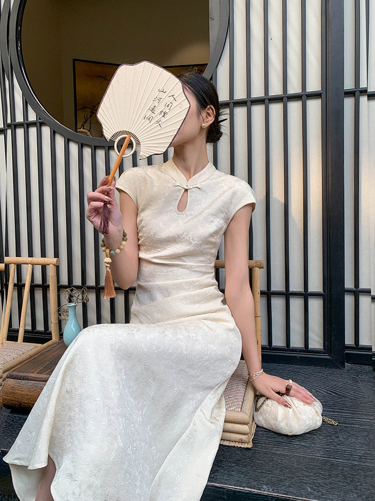 Zhou Ying Bias Cutting Cheongsam-The Black Bow-