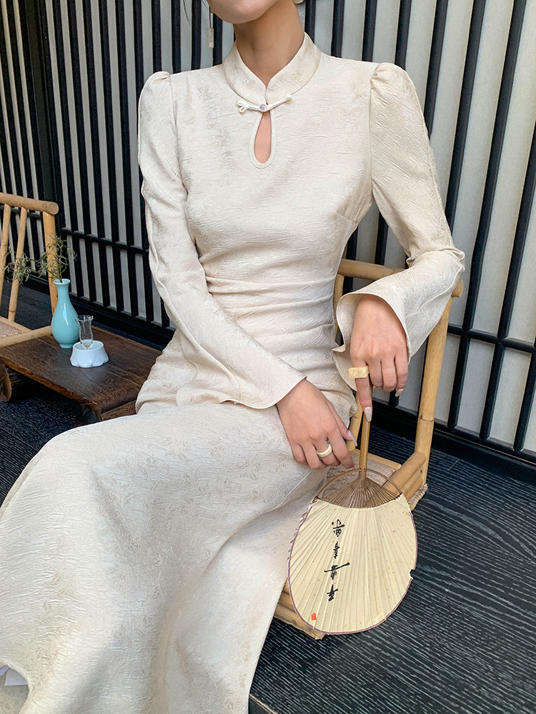 Zhou Wen Trumpet Sleeve Cheongsam-The Black Bow-