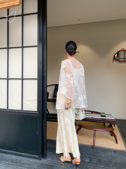 Zhou Feng Bias Cutting Oriental Skirt-The Black Bow-