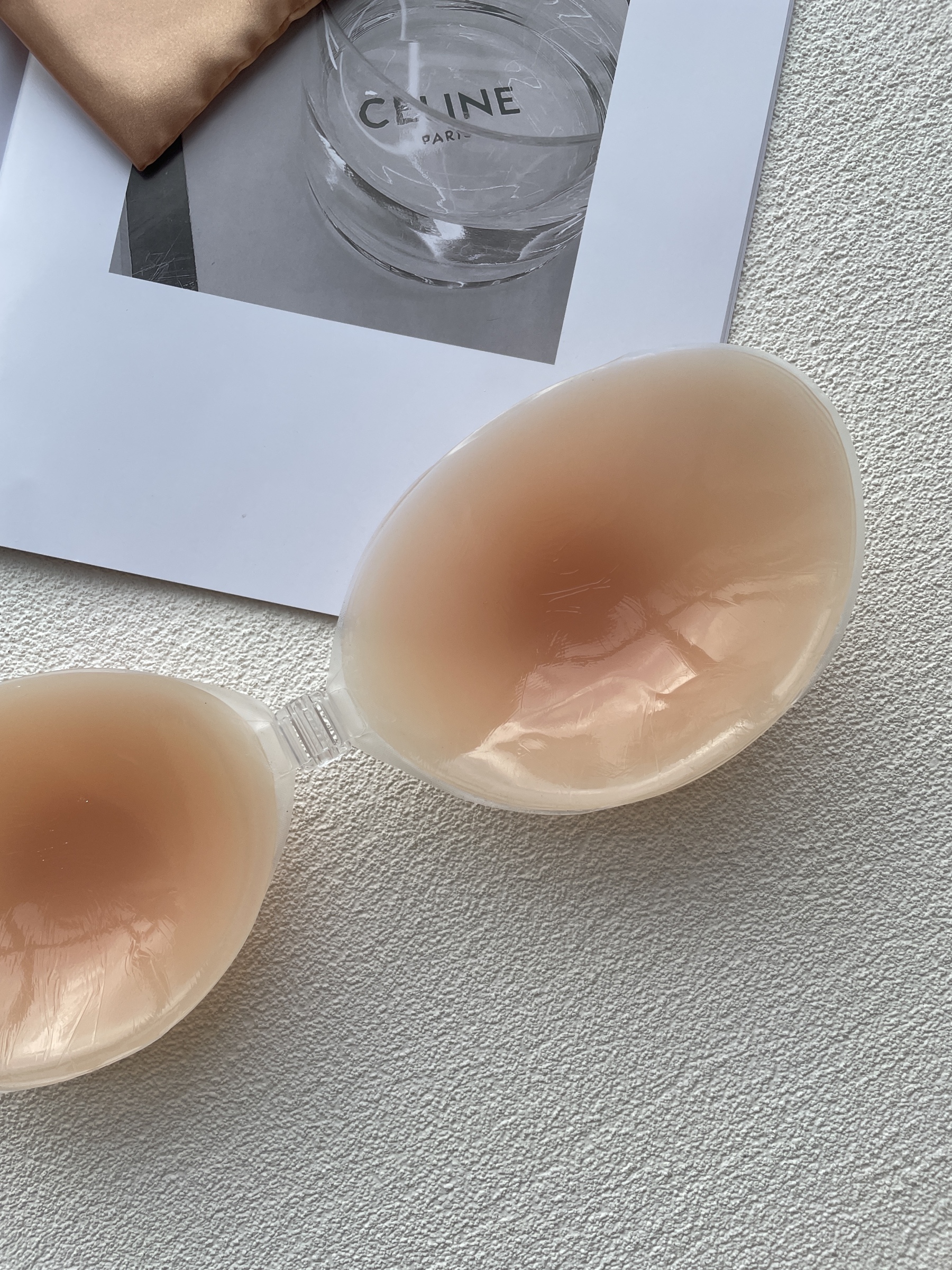 Hassle-Free Natural Look Seamless Silicone Nude Bra-The Black Bow-