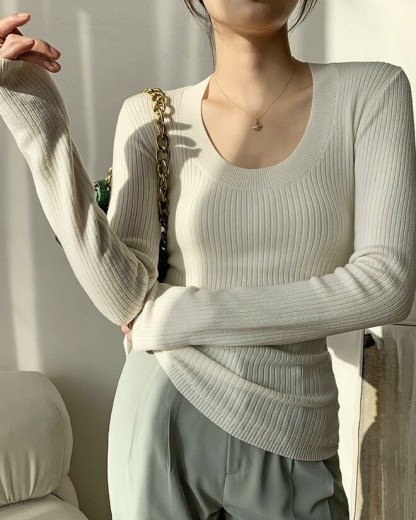 Kammy Long Sleeve Scoop Neck Ribbed Top-The Black Bow-