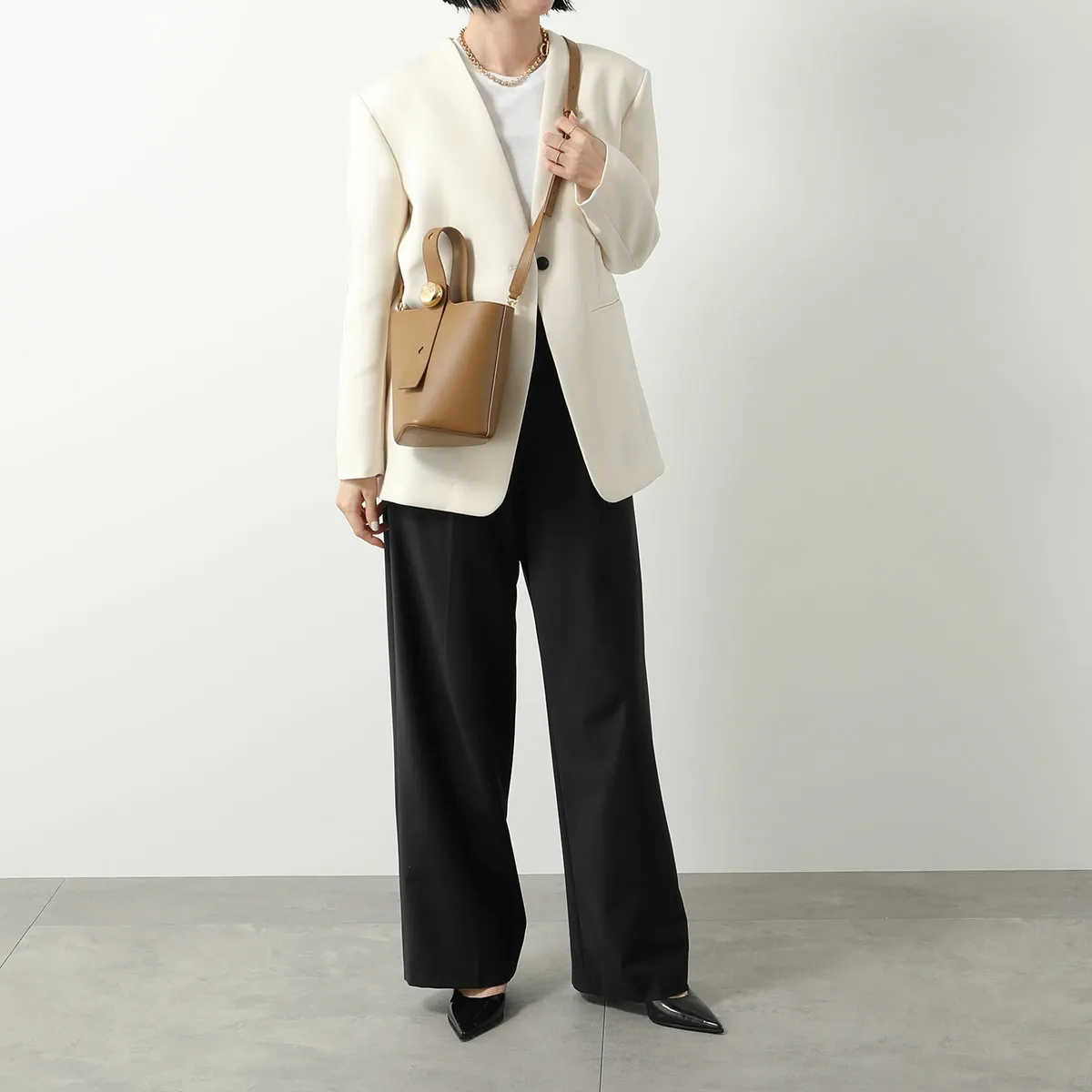 【2024年春夏新作】 LOEWE ロエベ ハンドバッグ PEBBLE BUCKET MINI ペブル バケット ミニ AANBBBMX01 レディース レザー ショルダーバッグ 鞄 カラー2色