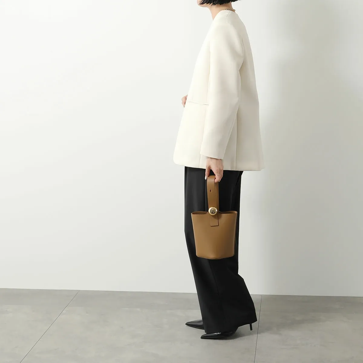 【2024年春夏新作】 LOEWE ロエベ ハンドバッグ PEBBLE BUCKET MINI ペブル バケット ミニ AANBBBMX01 レディース レザー ショルダーバッグ 鞄 カラー2色