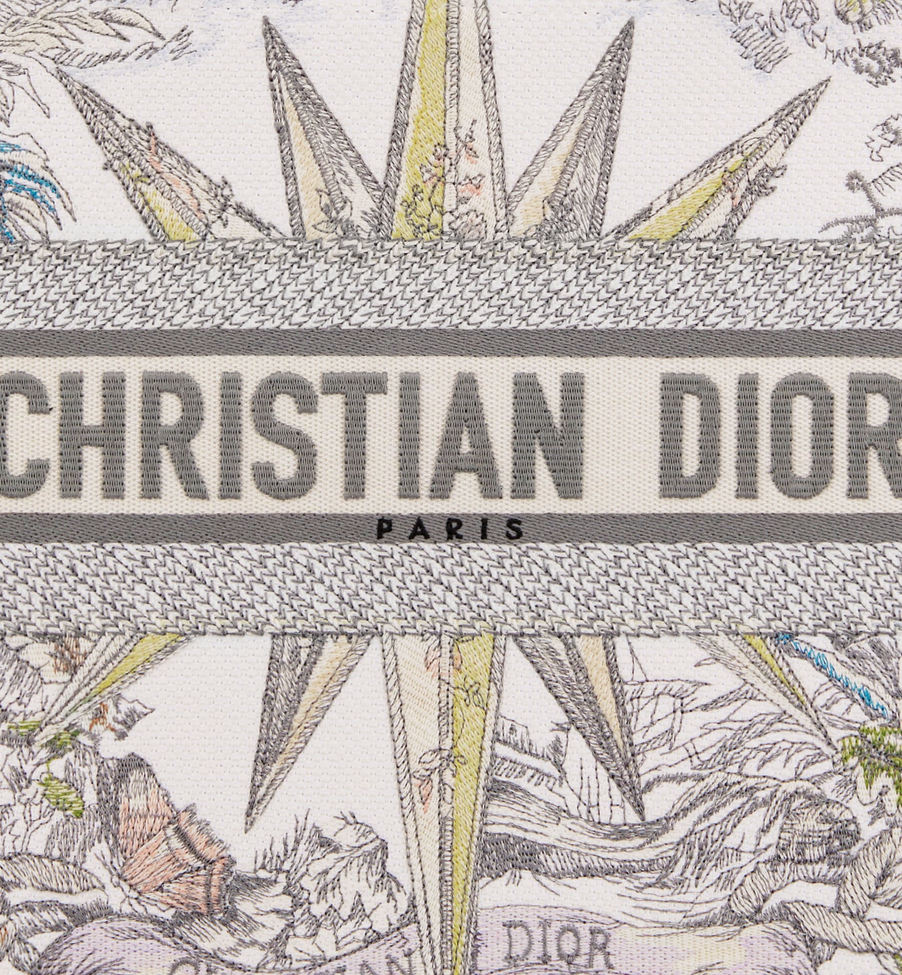 人気の新商品 DIOR BOOK TOTE ミディアムバッグ