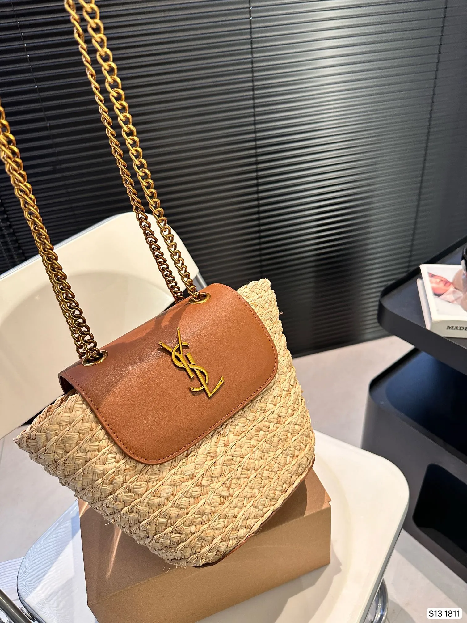 ＊Saint Laurent＊ ミニMANON ショルダーバッグ