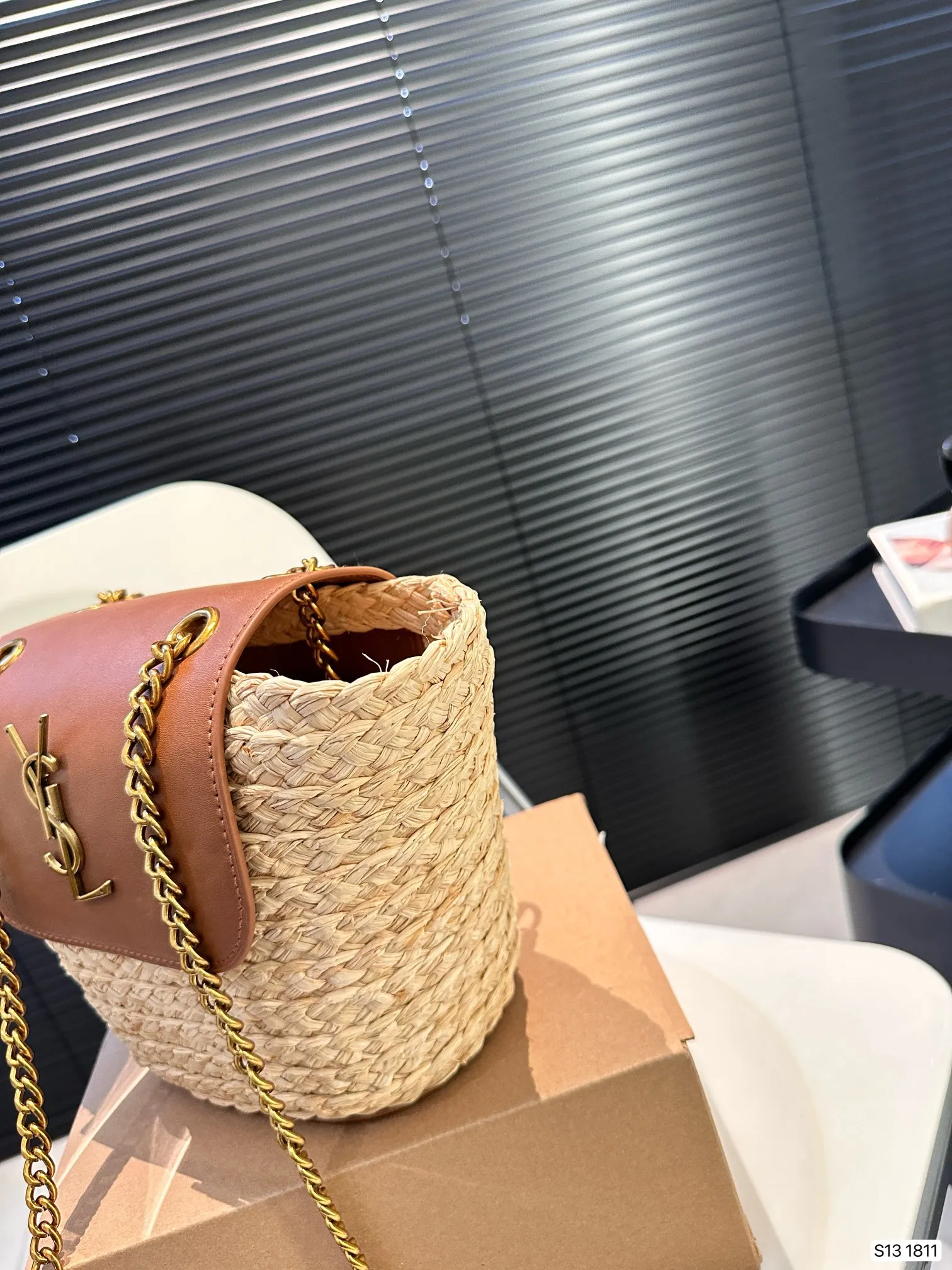 ＊Saint Laurent＊ ミニMANON ショルダーバッグ