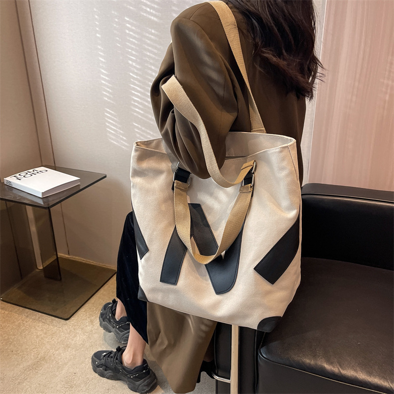 韓版質感厚實雙面壓花字母帆布手提袋-Cicichill