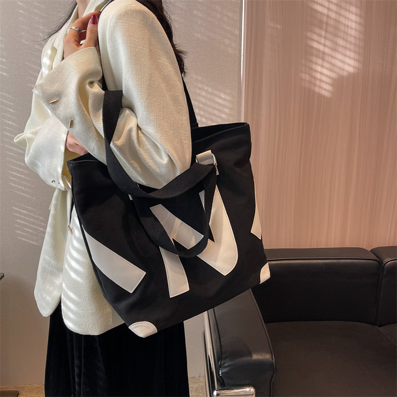 韓版質感厚實雙面壓花字母帆布手提袋-Cicichill