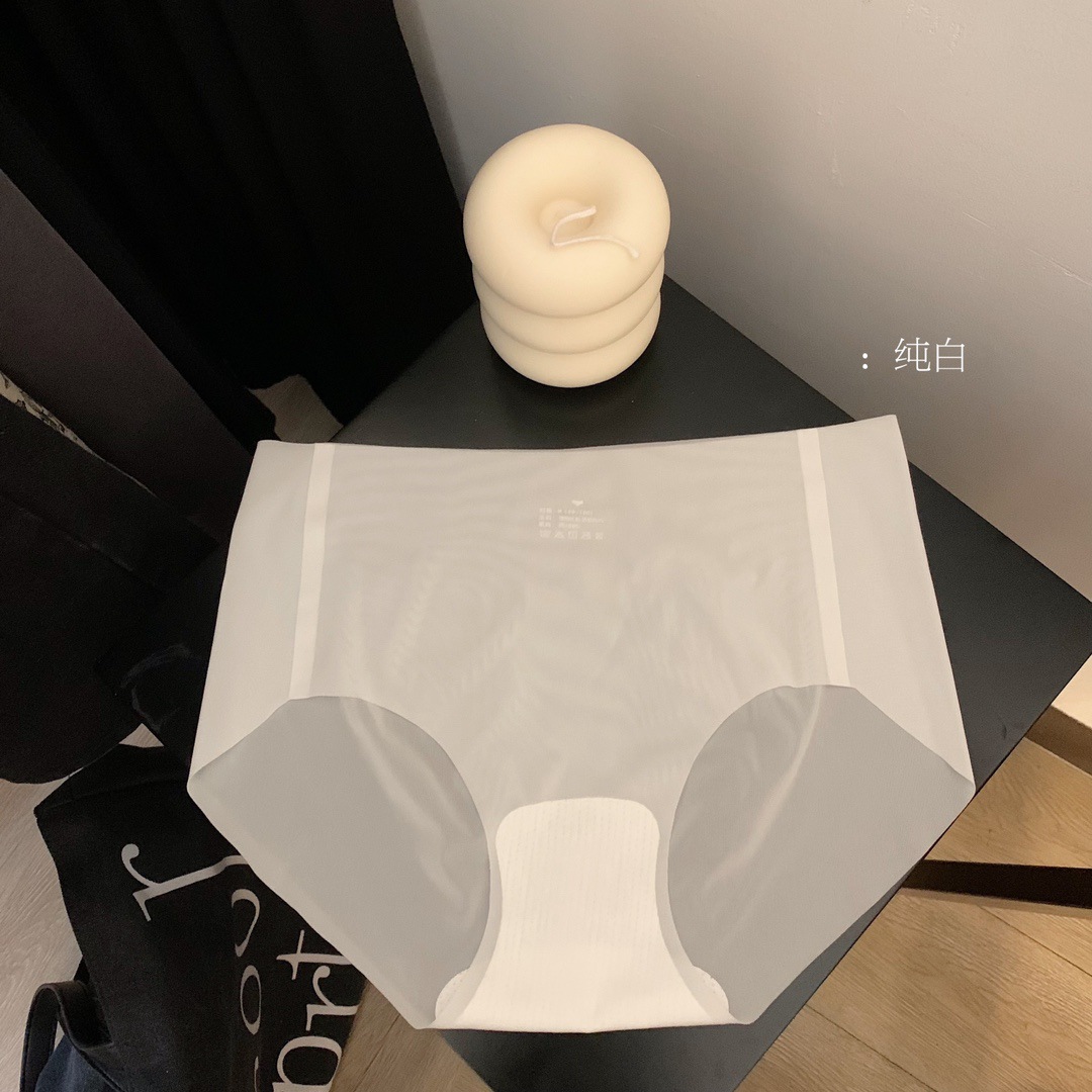 薄款無痕速乾冰絲面膜3D立體蜜桃臀健身三角內褲-Cicichill