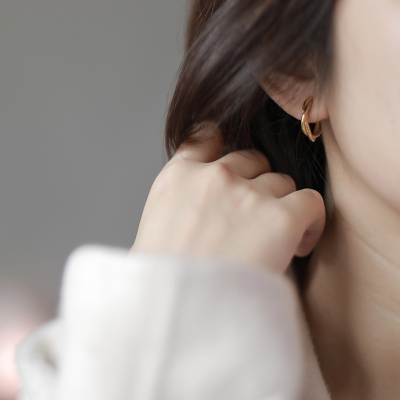 無耳洞法式復古高級感麻花蚊香盤耳夾-Cicichill