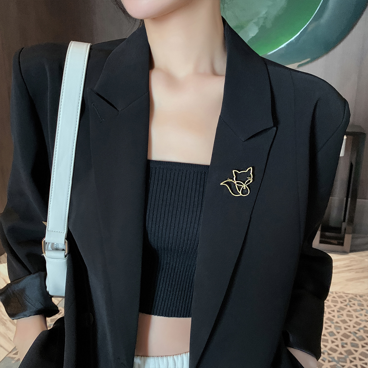 金色鏤空小狐狸高檔西裝配飾胸針-Cicichill