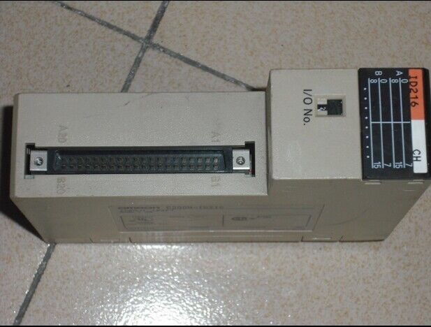 omron-used-c200h-id216-plc 0