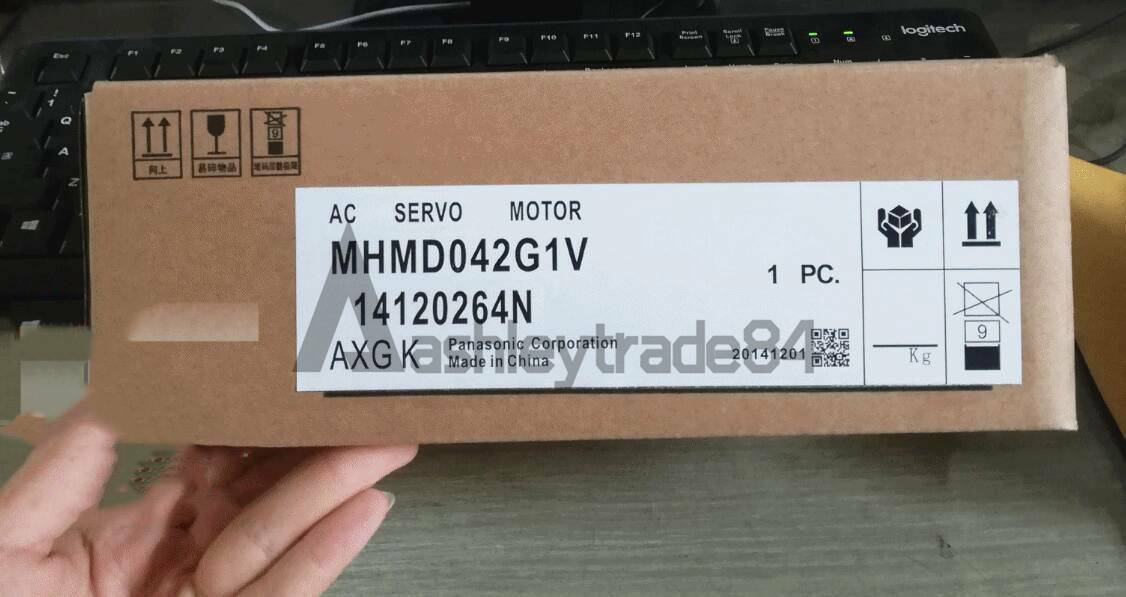 new-one-panasonic-mhmd042g1v-ac-servo-motor-mhmd042g1v 0