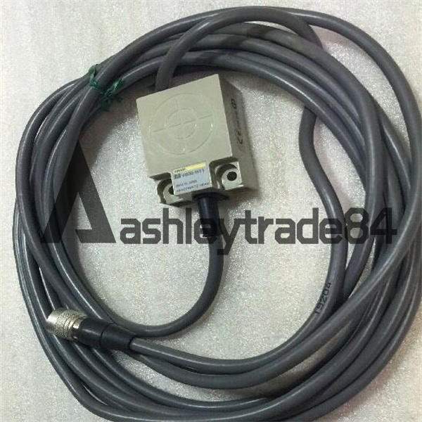 used-1pcs-omron-v600-h11-2m-photoelectric-switch-v600h11 0